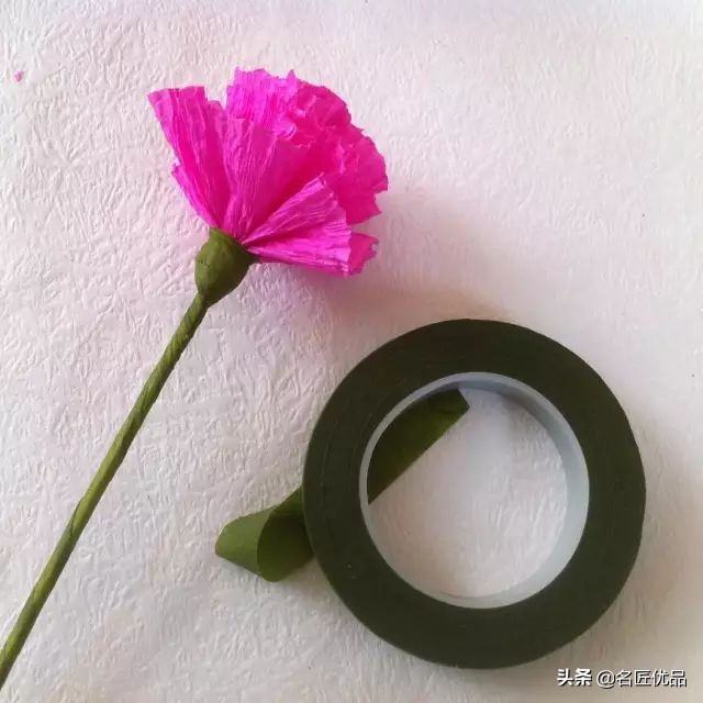 母亲节手工康乃馨简单又漂亮,母亲节适合给妈妈做的康乃馨手工