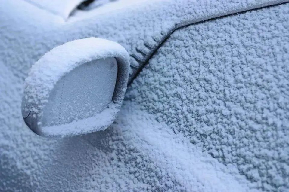 冬天怎么洗车又干净又不伤车,冬天洗车怎么做好防护