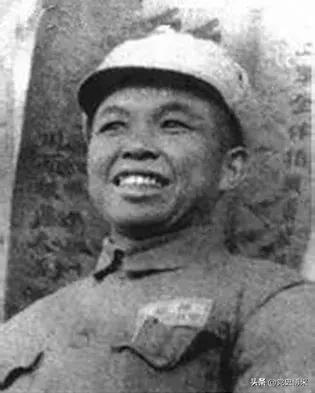 泥瓦匠出身的开国中将，*伯承刘**赞其长征先锋功不可没，还救过*小平邓**一命