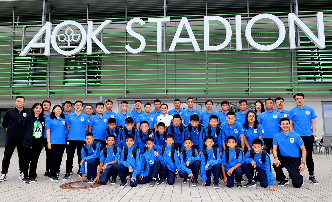 少年强则国强为中国足球加油,少年强则中国强牢记历史勇往直前