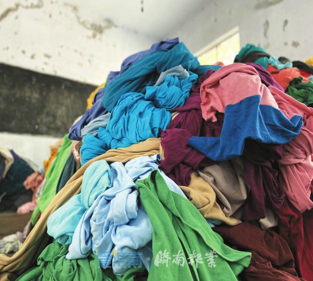 记者跑到了*安泰**的“秋裤村”探寻秋裤里的“商业密码”