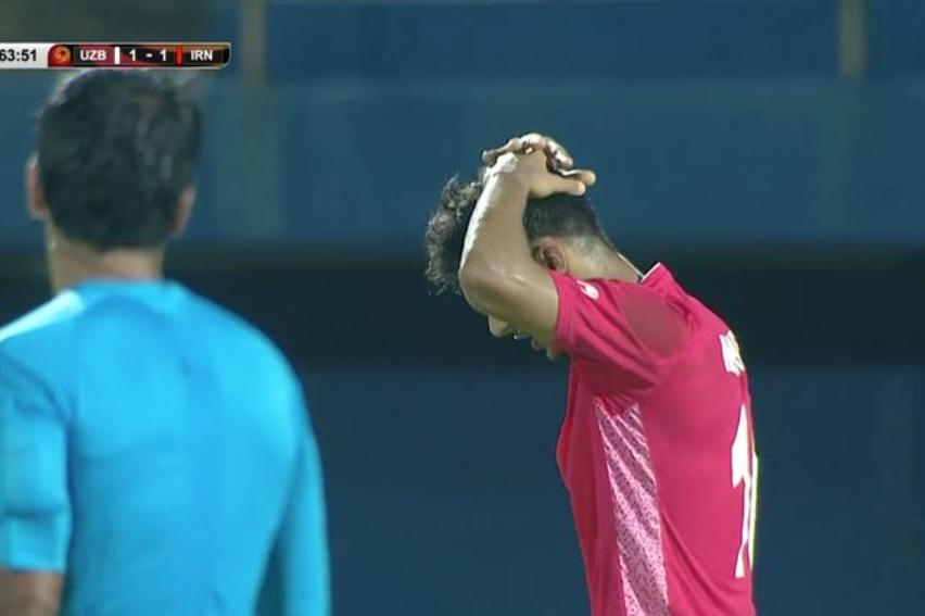 疯狂16-04分爆冷掀翻西部第一,卫冕冠军12分钟3球踢疯了8轮