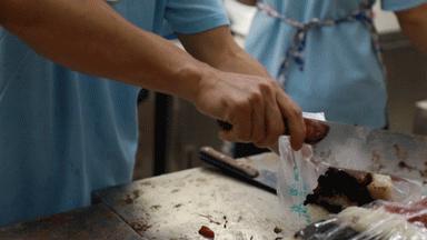 如何用100块吃三十天,100元吃牛街