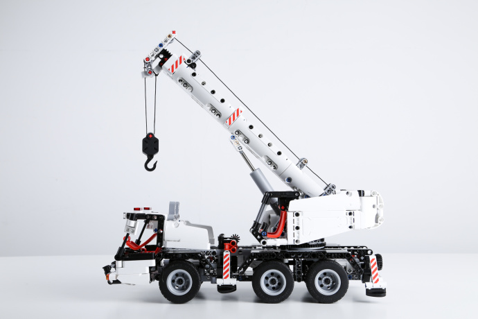 米兔积木吊车,米兔积木机器人上坡