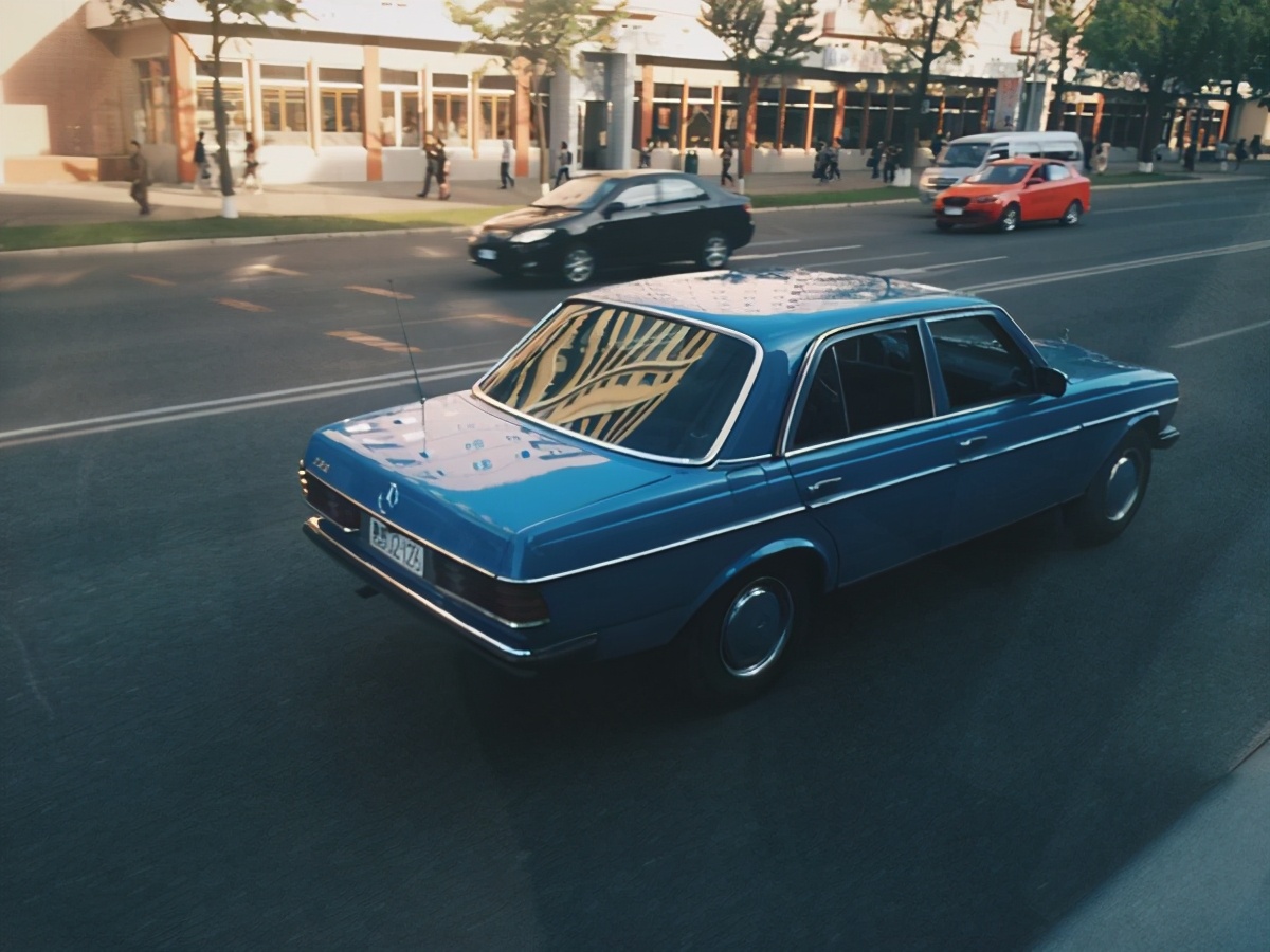 朝鲜街头中国品牌汽车很多，各种档次的汽车都能见到