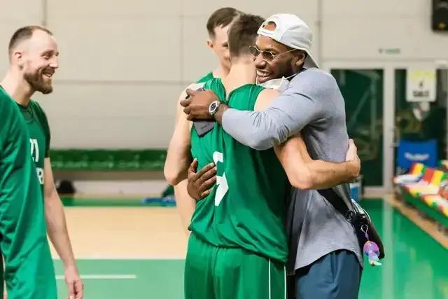 威姆斯愿意终老广东吗,威姆斯立陶宛