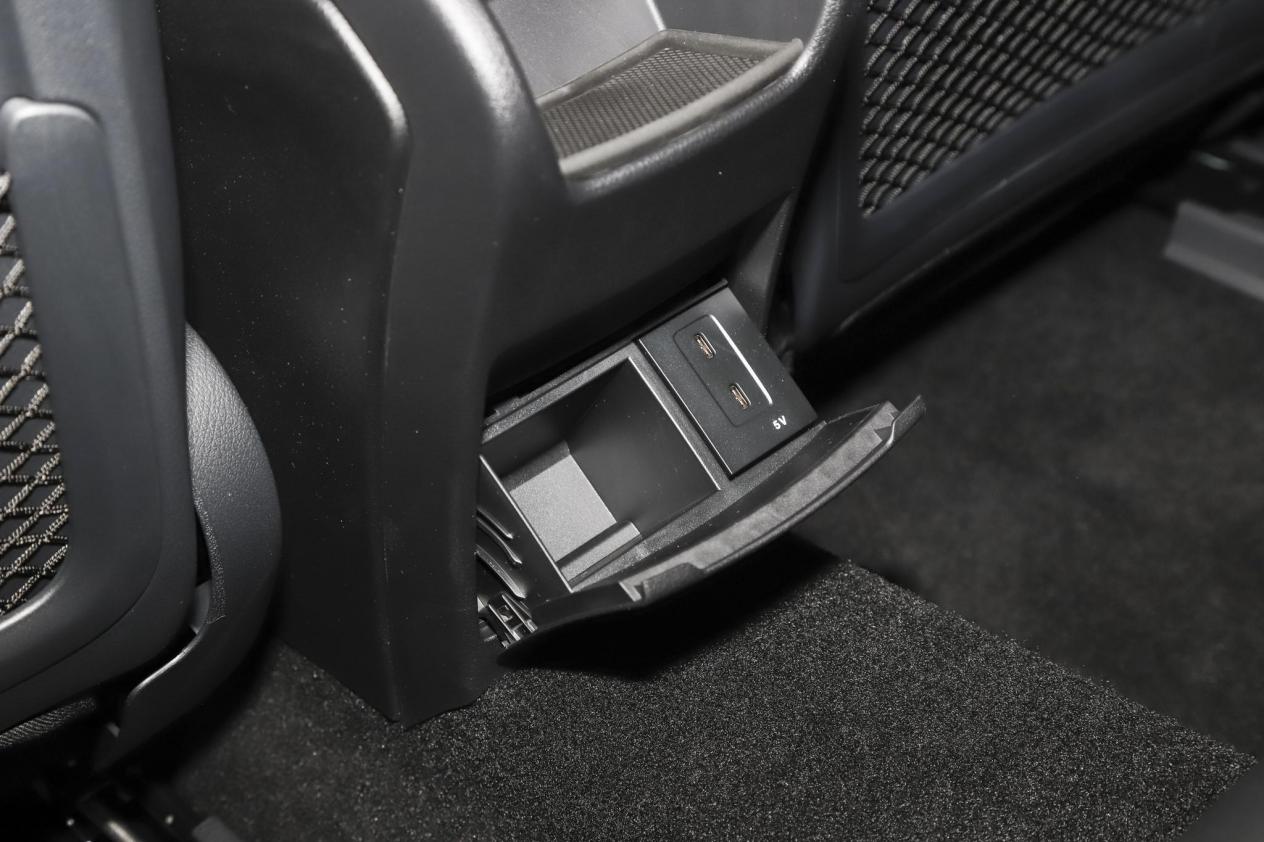 奔驰CLA200座椅,奔驰cla200座椅全包