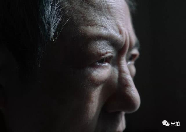 他9年为农村老人拍10000张全家福,你有多久没有拍过一张全家福了