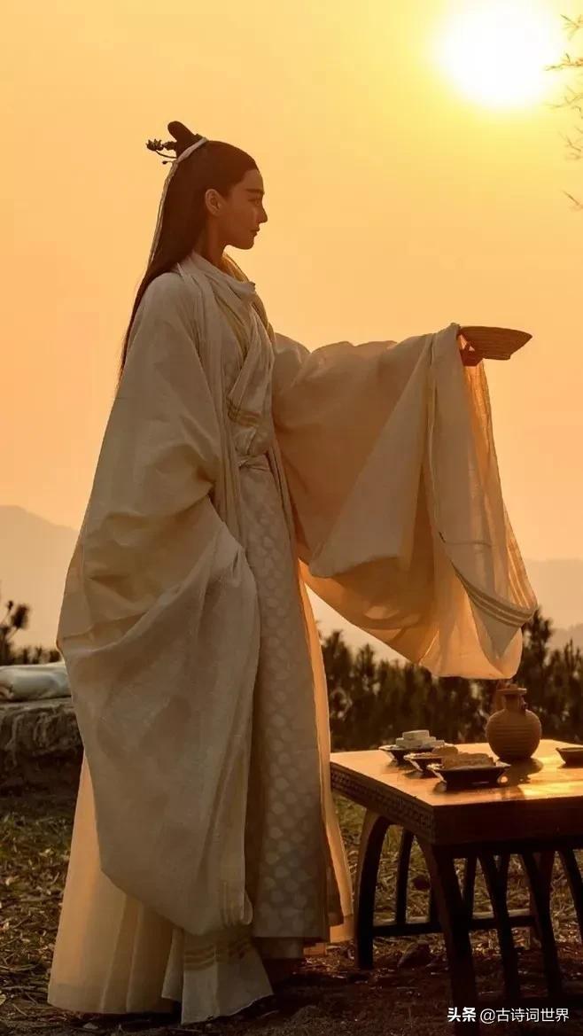 古往今来十首著名的诗词,十首世上最落寞伤感的诗词