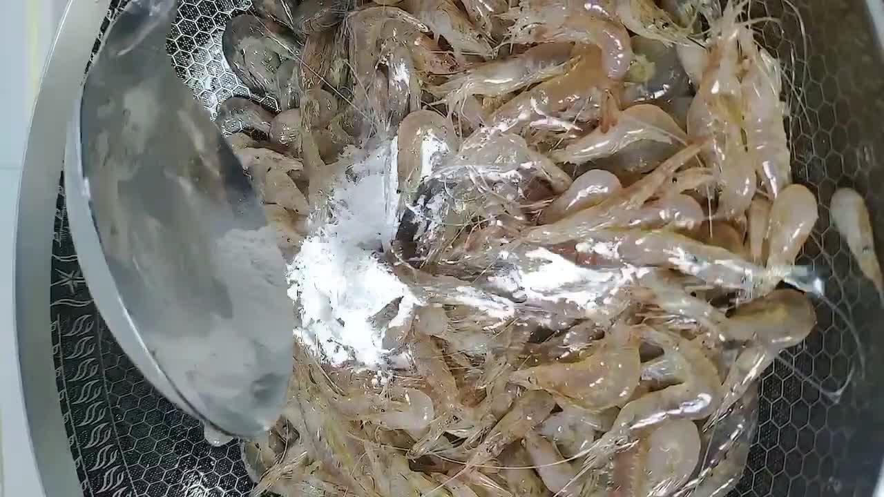 年夜菜油爆小河虾,香辣小河虾高清大图