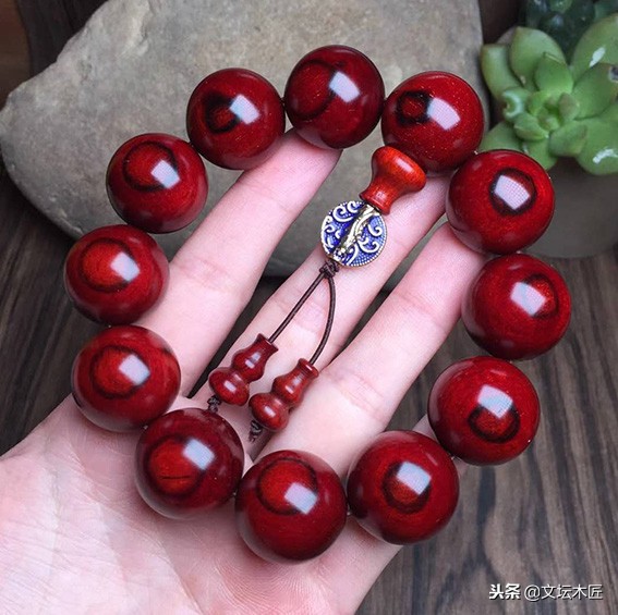 紫檀手串能不能直接玩,紫檀手串的寓意和象征