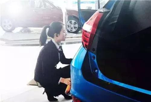 汽车销售苦逼的视频,汽车销售人的苦