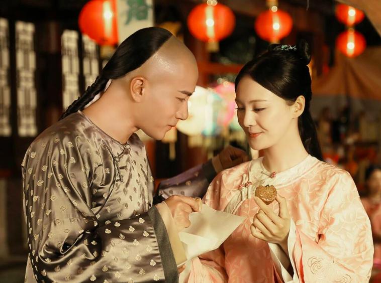 读懂纳兰性德，选哪本书最好？《纳兰词笺注》《饮水词笺校》比较