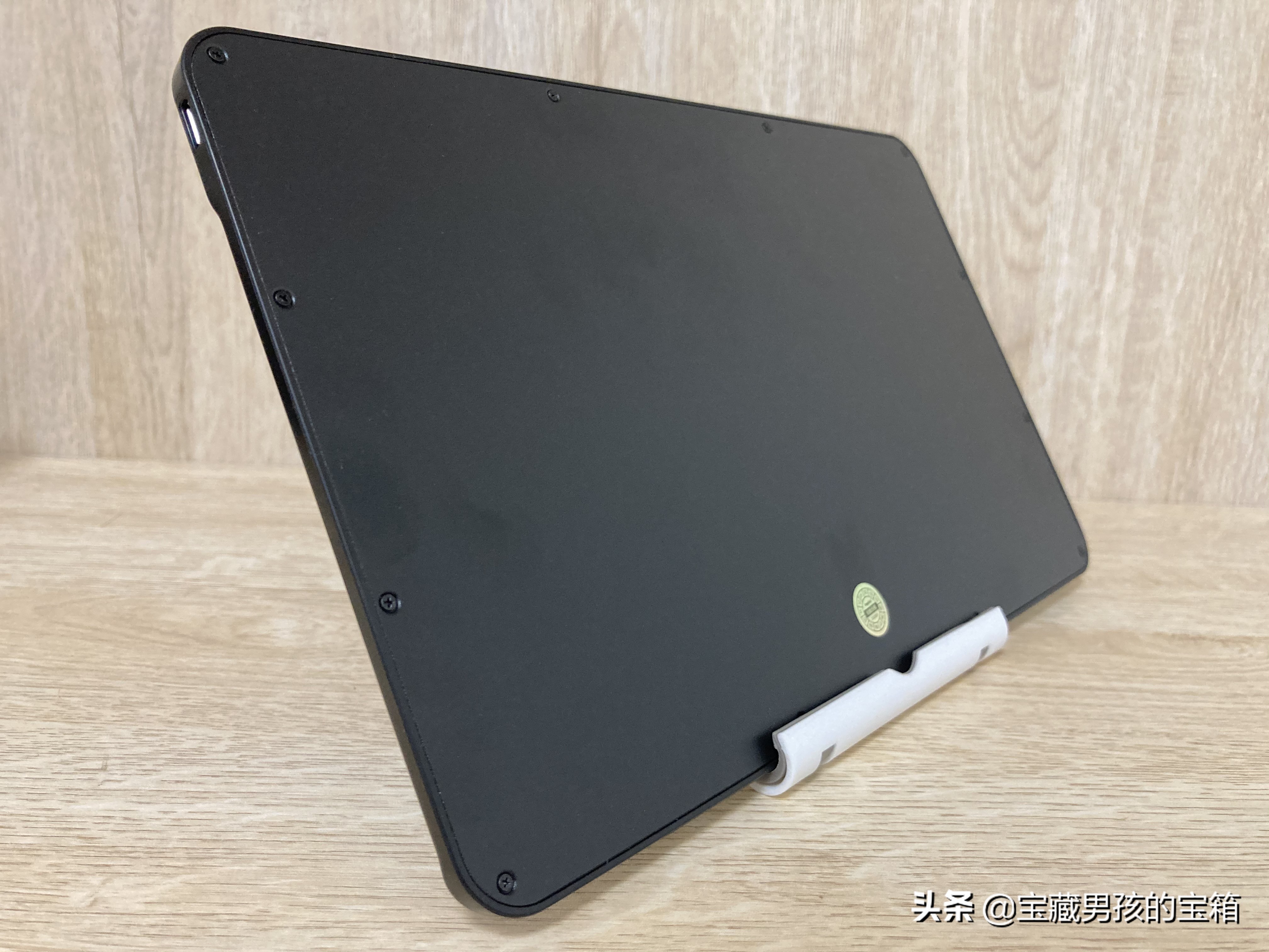 英菲克v780b无线键盘多少钱,英菲克v750b蓝牙键盘能打游戏