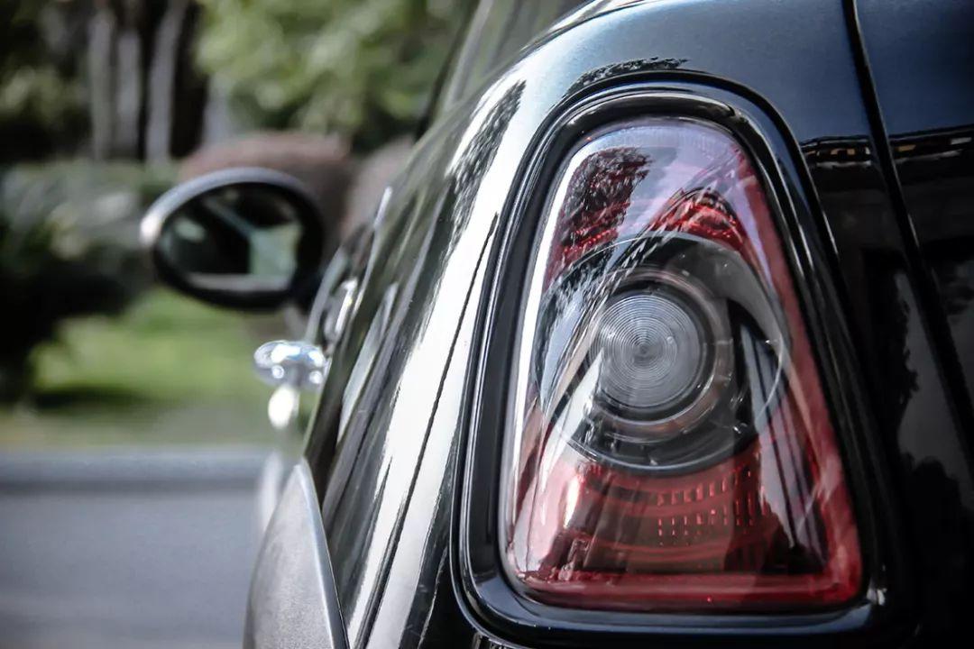 外观呆萌可爱的MINIR56JCW，却有着汉子般的内心！