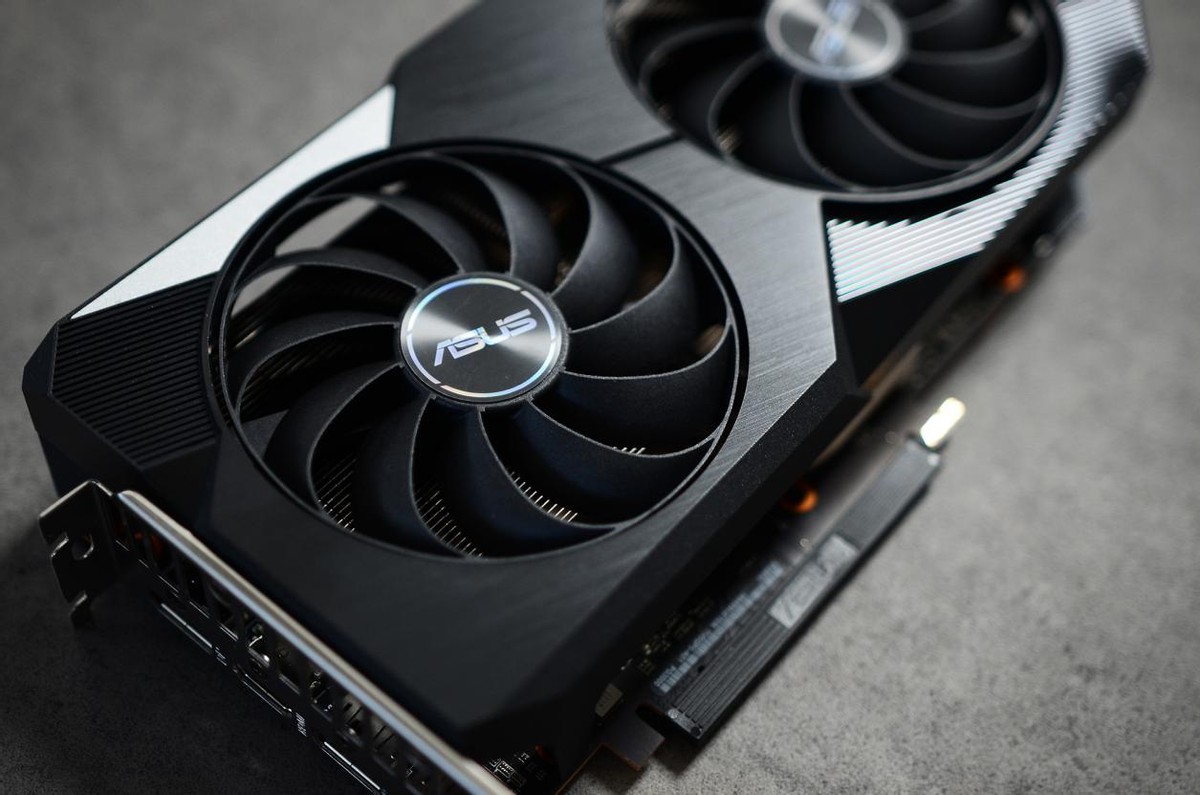 华硕RX6600显卡首发评测:上打3060下秒2060特别适合小机箱