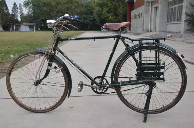 大行d82015纪念版和2022款区别,大行d8评测视频