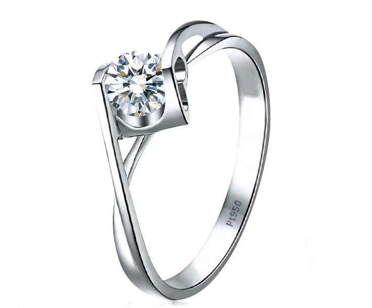 18k金做钻石戒指为什么是白的,铂金戒托镶嵌的是什么钻石