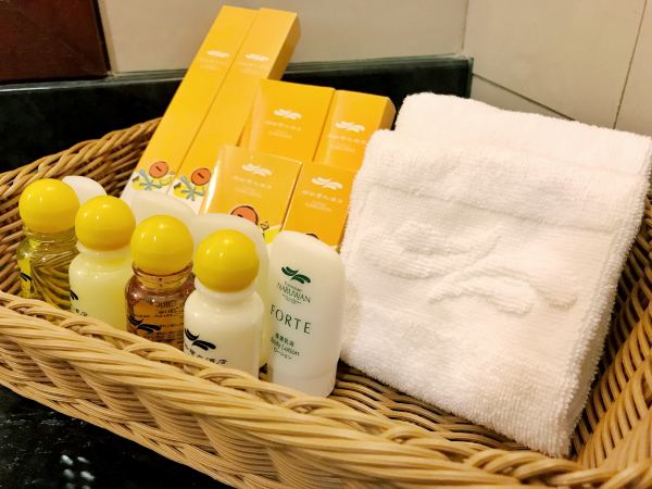 这家酒店有全台唯一「乌龙院主题房」,还能在馆内开赛车