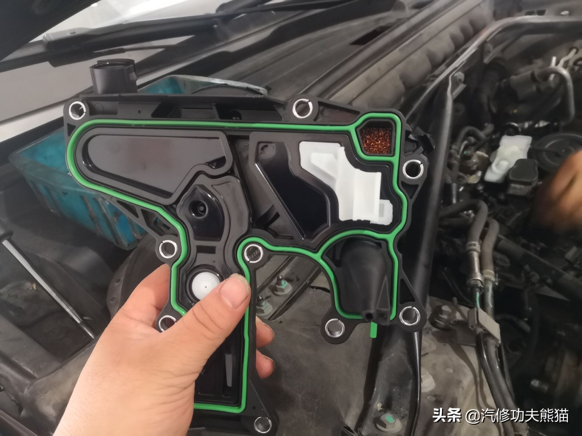 奥迪q5烧机油狂飙,奥迪q5烧机油且发动机抖动