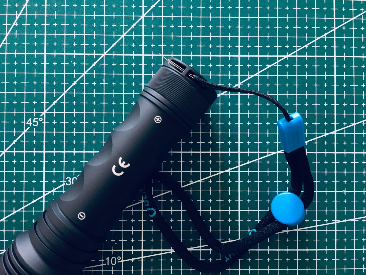 傲雷探索家2手电筒评测,傲雷强光手电筒测评