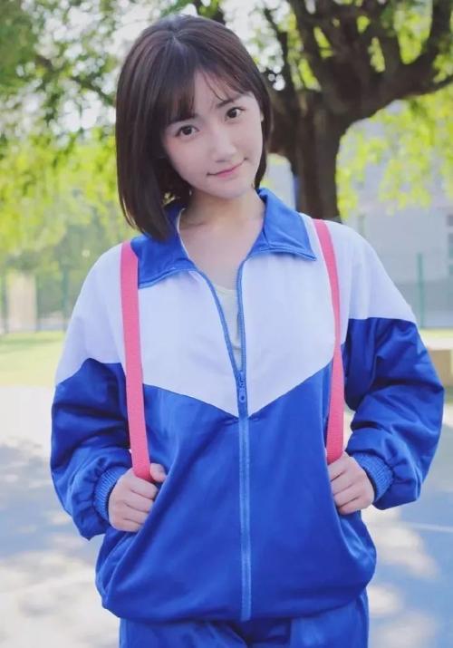 秋季校园人像拍照姿势,校园风拍照姿势大全