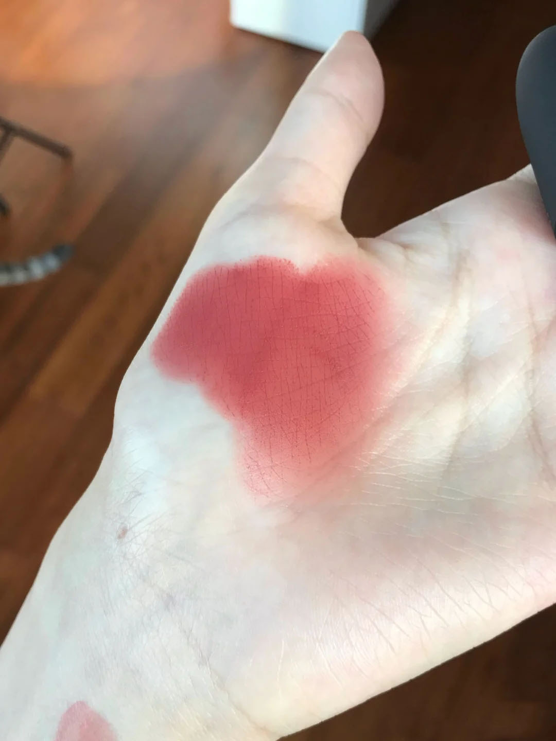 mac和欧莱雅的口红哪个更好,春天必备口红