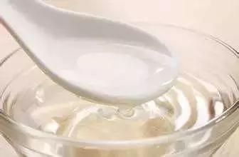 鞋子有异味如何去除呢,鞋子发潮有异味怎么办