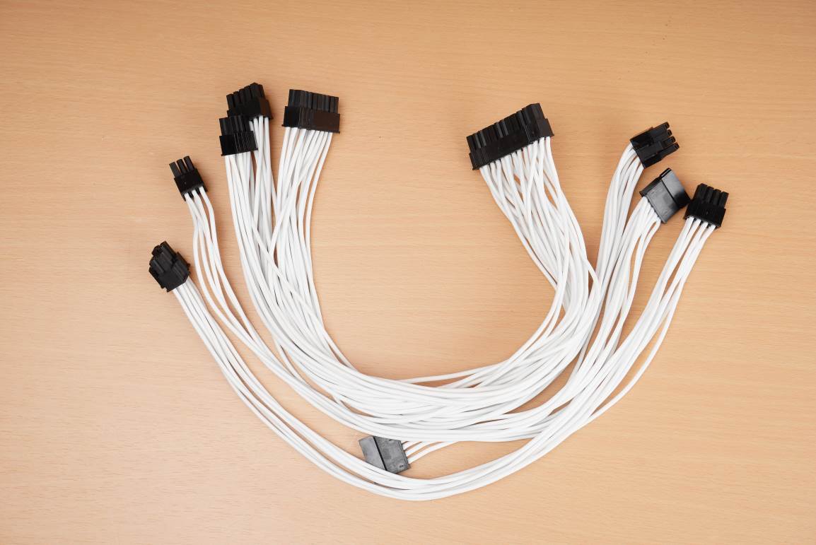 联力包豪斯mini机箱大小,联力包豪斯mini能横装吗