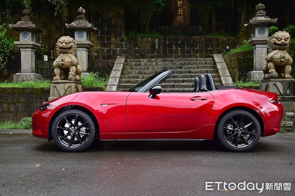 马自达mx-5miatasport,马自达mx5手动软顶敞篷试驾评测