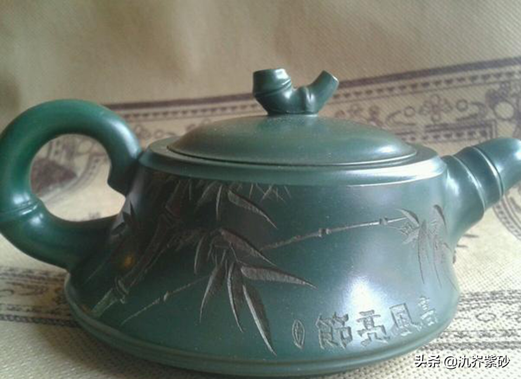 市场上卖的青色的紫砂壶,网上卖的绿泥紫砂壶是真的吗