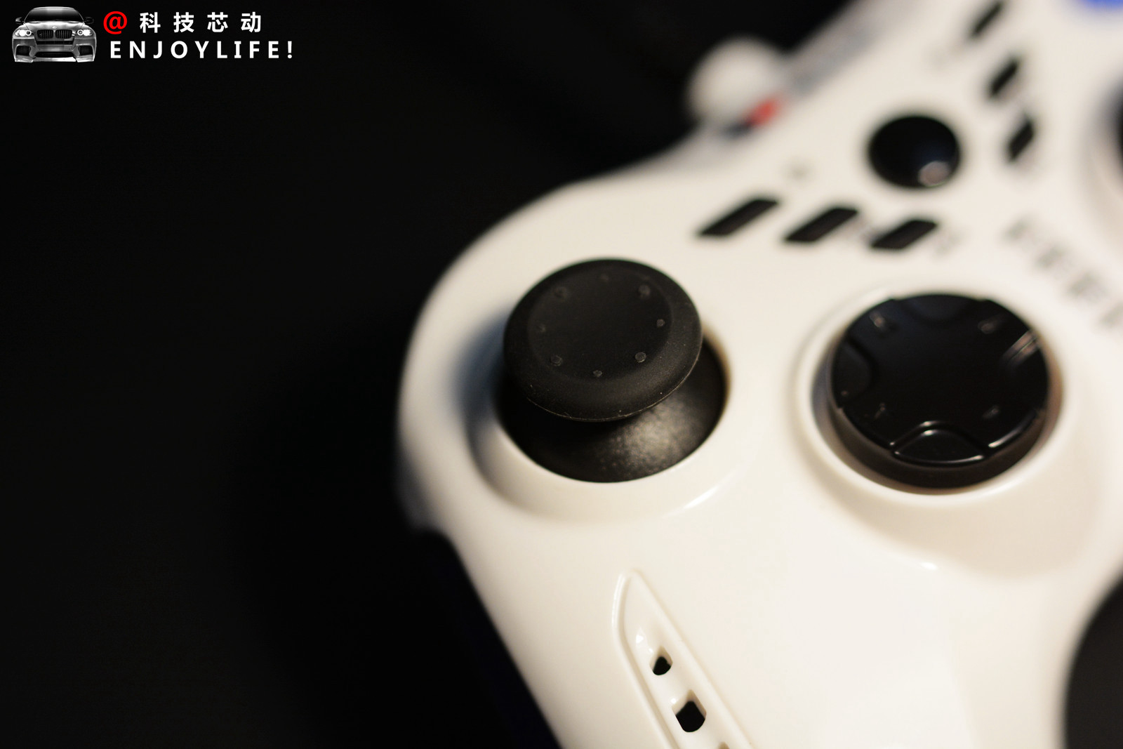 性价比最高的游戏手柄测评,游戏手柄推荐莱仕达