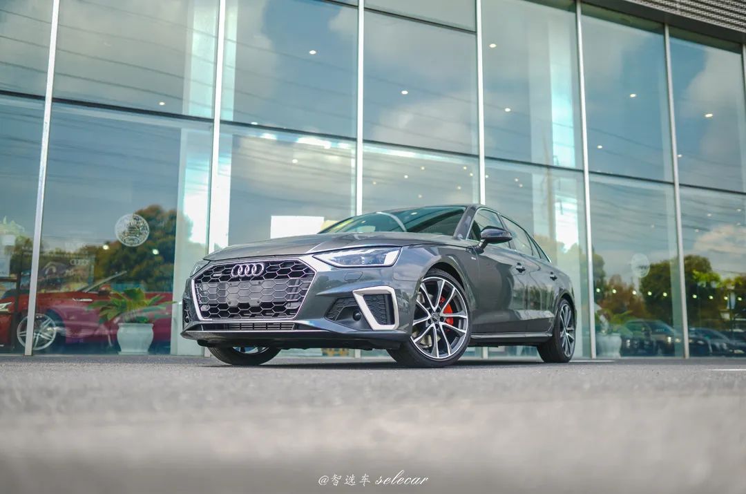 全方位升级的全新奥迪a4l上市,售价超40万2019款奥迪a4l顶配概览