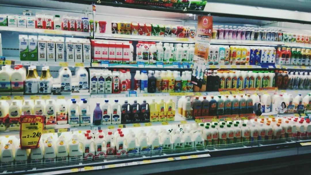 怎样辨别儿童牛奶是不是原装的,千万不要给宝宝喝的十大假牛奶