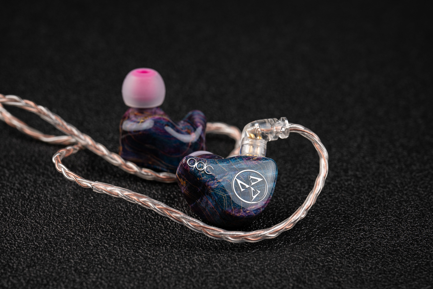 名为“魔”圈，却依然一本正经，qdcDmagic听感简析