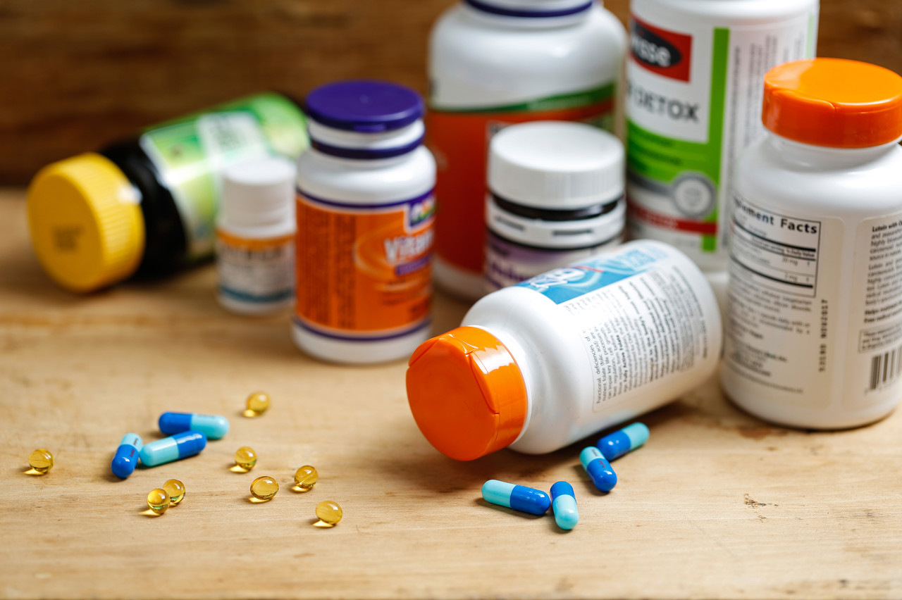 如何识别老人买的保健品真假,卖给老人的保健品怎么查真伪