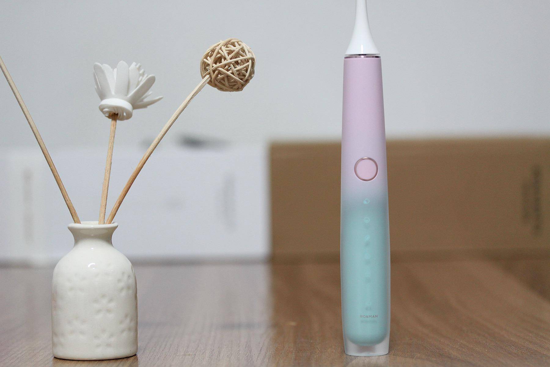 罗曼电动牙刷t40礼盒,罗曼电动牙刷t40怎样上刷头