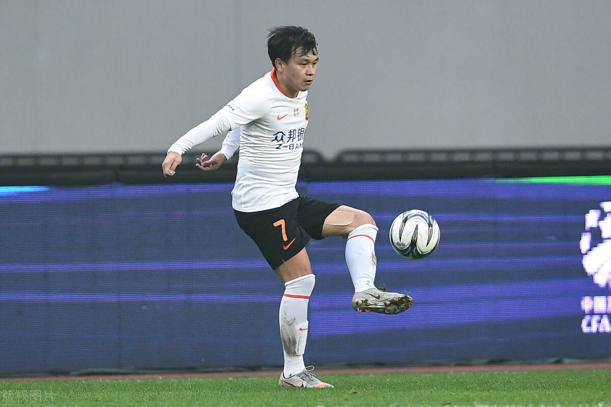 武汉队最新引援消息,武汉队官宣蒿俊闵加盟