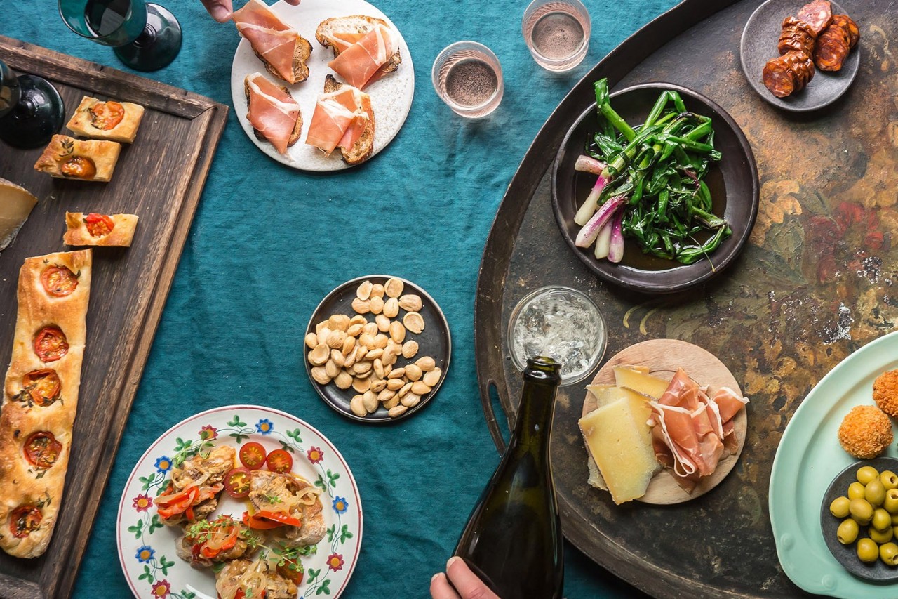 葡萄酒和什么吃了容易醉,葡萄酒和啤酒一起喝的危害