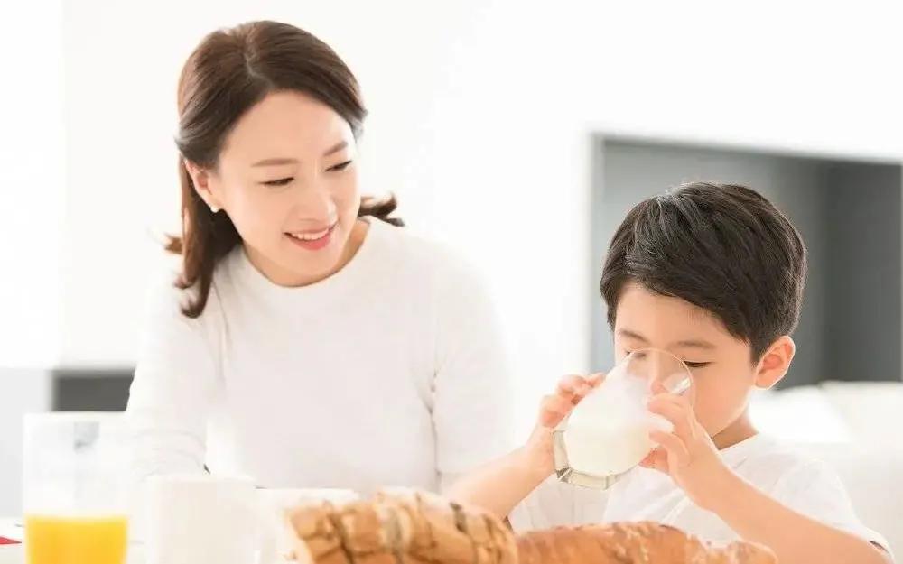 国产奶粉如何迅速占领市场,各品牌奶粉优劣势对比