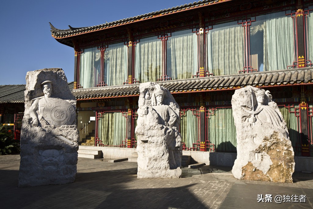 楚雄的彝族风情,楚雄彝族村寨彝族文化元素