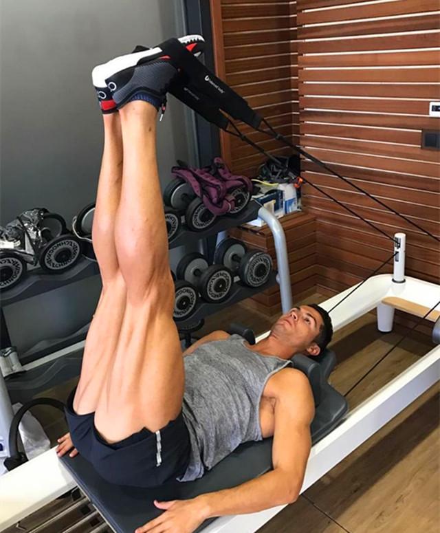 c罗对进球和胜利仍有强烈的渴望,c罗对摩洛哥亮大腿