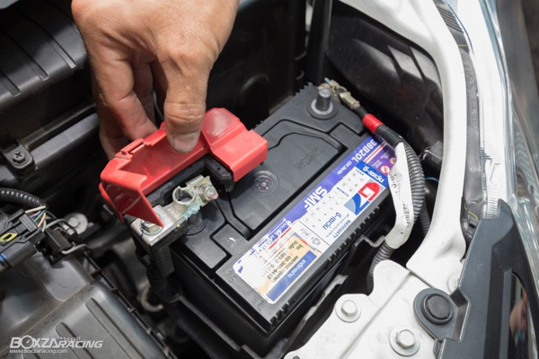 自己动手丰衣足食自己换电瓶是那么的简单