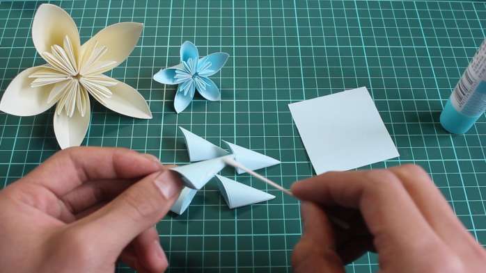 折纸樱花灯笼步骤图解,樱花绣球花折纸教程