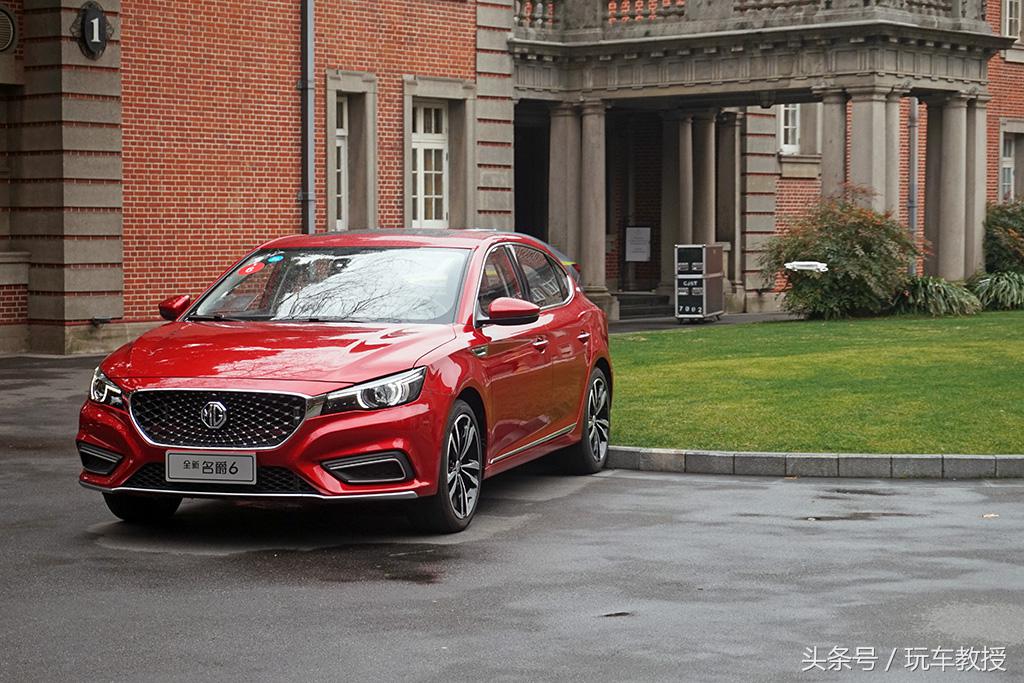 这辆当红运动轿车有“斑马”，不做攻略就能玩转上海？