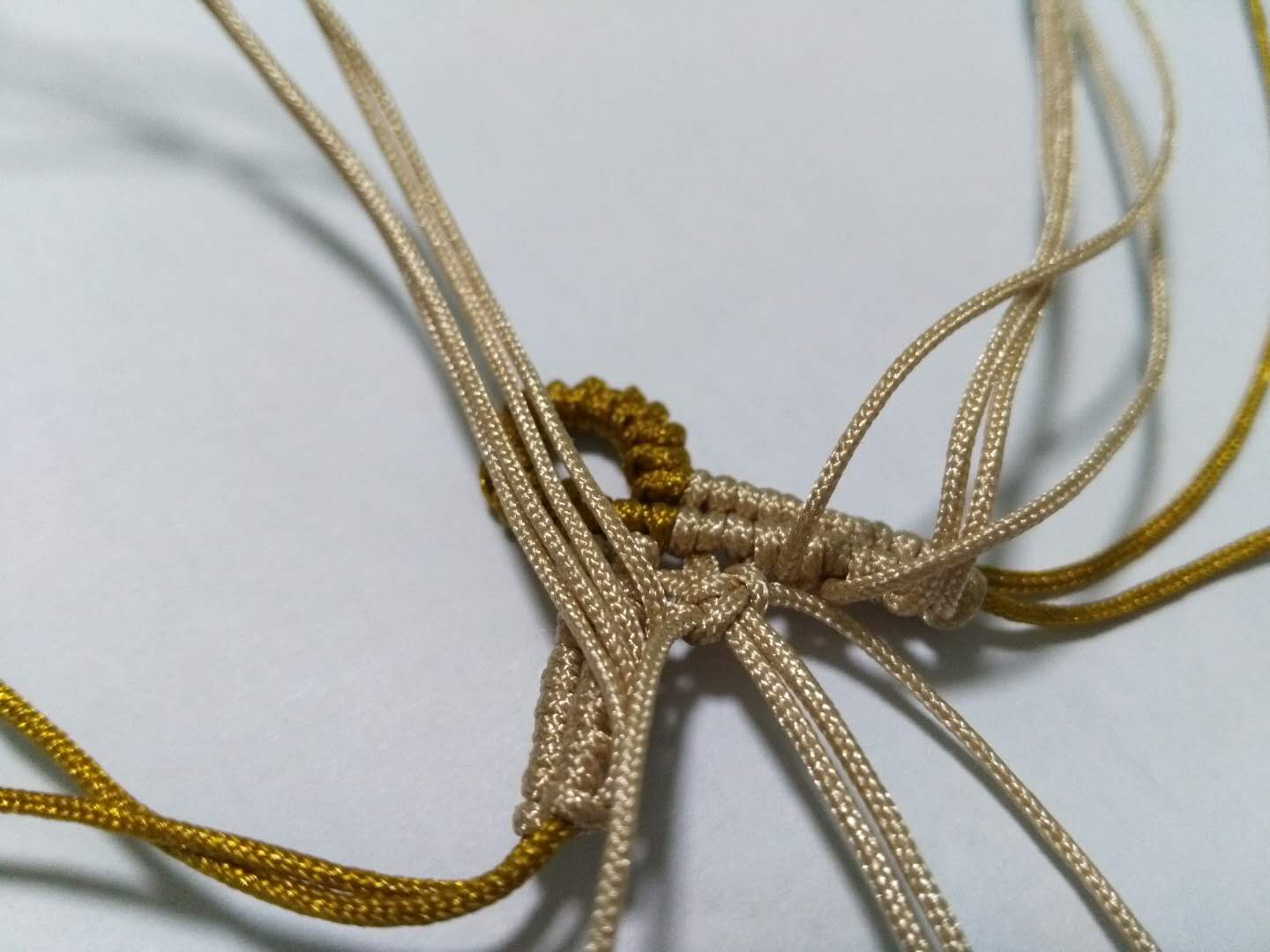 编绳花做法,手绳复杂编织教程