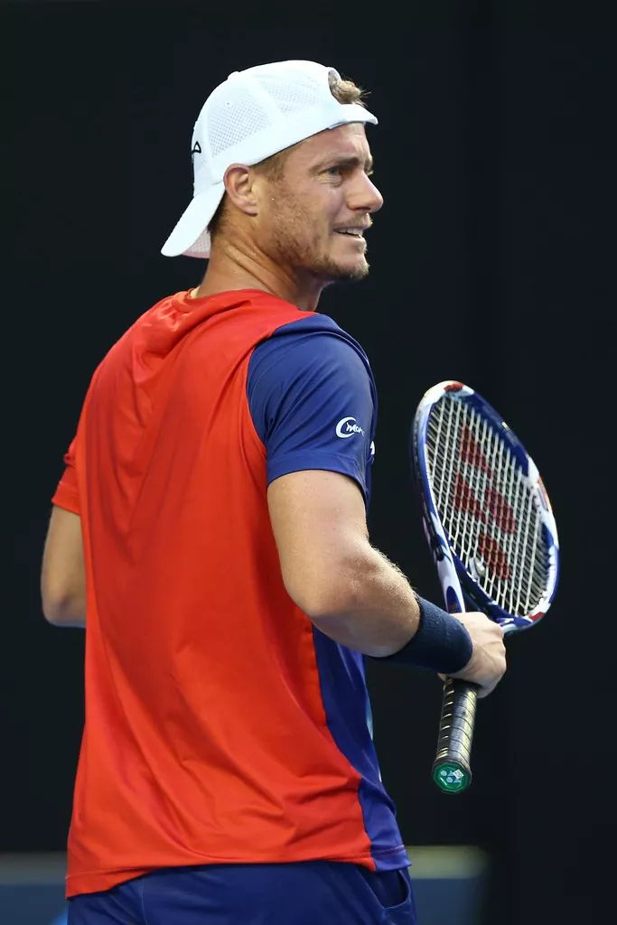 反戴帽子给人的感觉,反戴帽子有什么说法