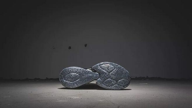 黑豹联名配色篮球鞋,安踏黑豹联名跑鞋