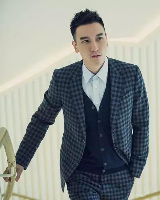 拯救发际线高额头大的发型,发际线大额头宽适合什么发型