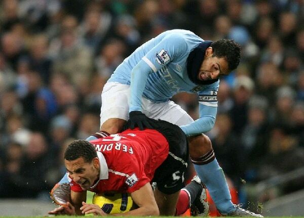 女裁判被袭击集锦,足球女裁判被袭视频